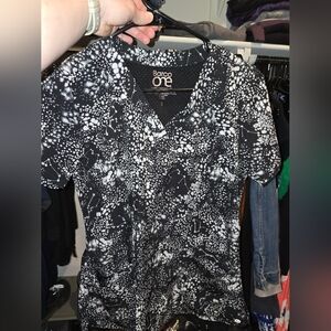 Barco one scrub top